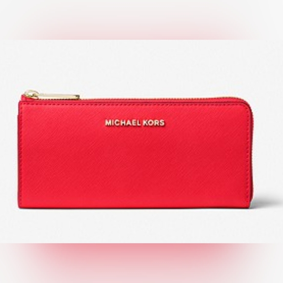 Michael Kors Large Leather Quarter Zip Wallet - Picture 1 of 4